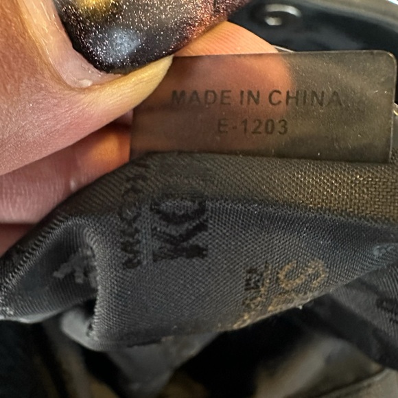 Authentic Michael Kors Double Zip Pebbled Leather Hobo Bag w/ COA - Picture 14 of 15